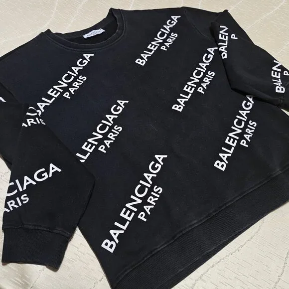 BALENCIAGA  BLACK AND WHITE ICONIC LOGO UNISEX SWEATSHIRT - Picture 3 of 10